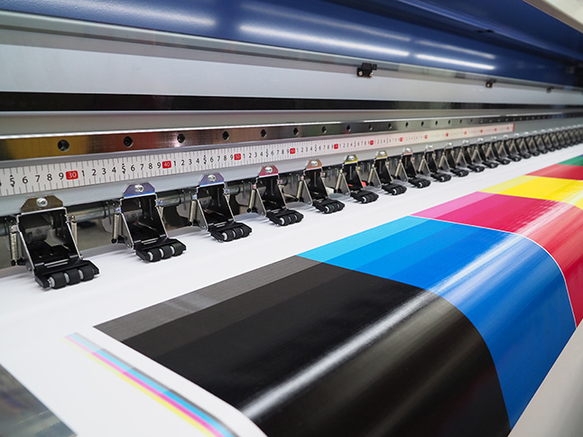 Digitaldruckmaschine mit farbigen Durcktests