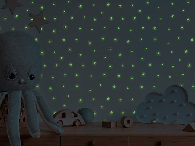 Kinderzimmertapete im Dunklen - Glow in the dark