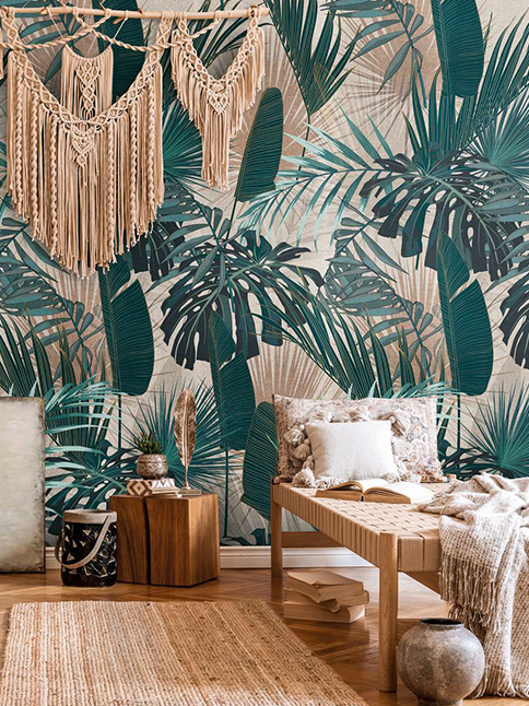Wallpaper with jungle leaves motif 
