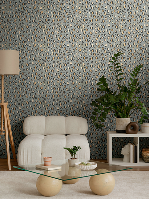 Wallpaper with leopard print