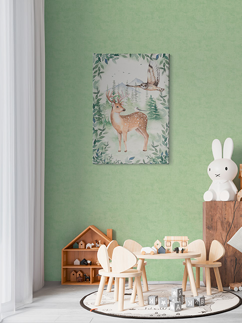 Chambre d'enfant avec papier peint et toile verte
