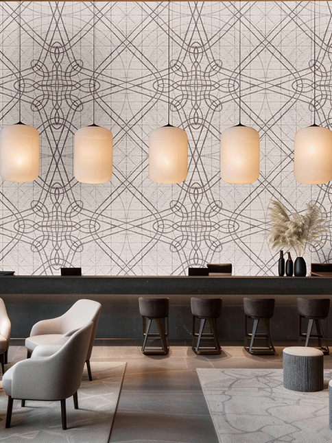 Hotelbar mit abstrakter Fototapete in schwarz weiß