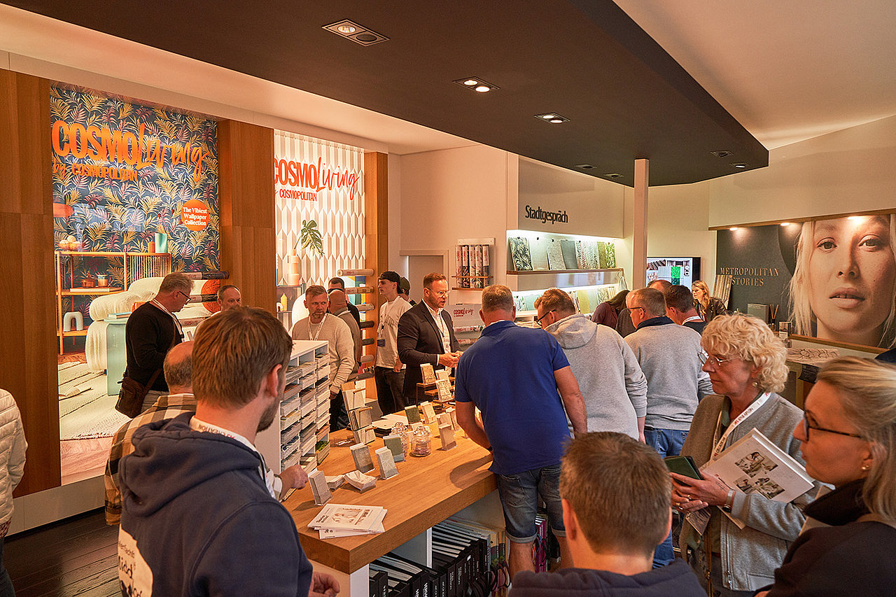 Kunden in der Musterbar